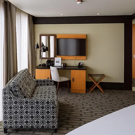 Holiday Inn Salisbury - Stonehenge By Ihg Amesbury Exterior photo