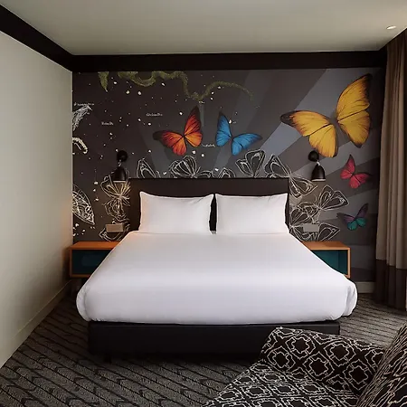 Holiday Inn Salisbury - Stonehenge By Ihg Amesbury Exterior photo