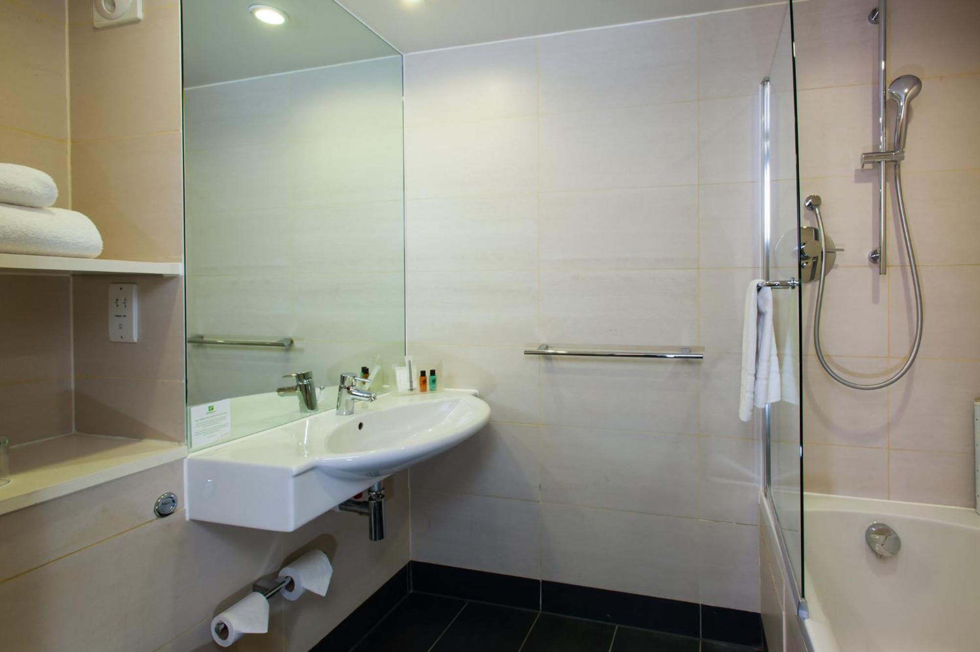 Salisbury - Stonehenge By Ihg Hotel 4*